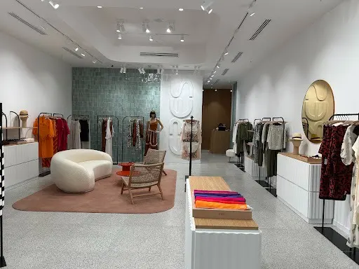 ISTINYEPARK AVM ERES MAGAZASI - 2